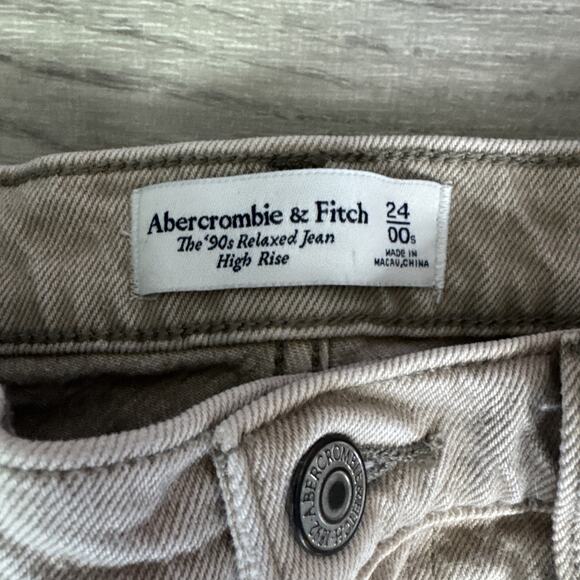 Abercrombie & Fitch Women's Cream Jeans - Picture 4 of 6